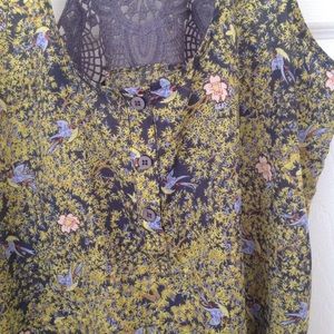 Tops - LAST CHANCE Bird print crochet back tank top Tops - LAST CHANCE Bird print crochet back tank top